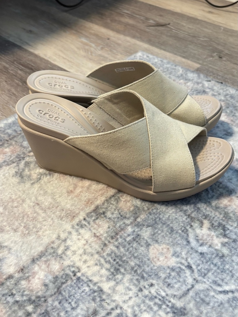 CROCS Dual Comfort Beige Criss Cross Wedge Sandals Women’s Size 8